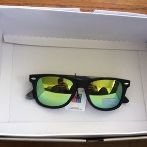 BNWT Matte Black Wayfarer Sunglasses